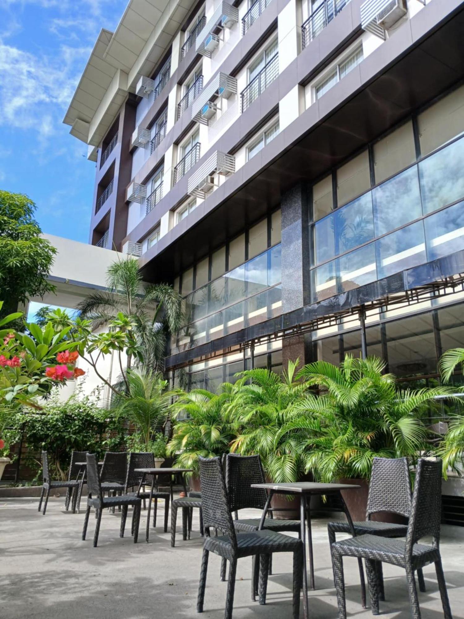 Dohera Hotel Cebu Exterior photo